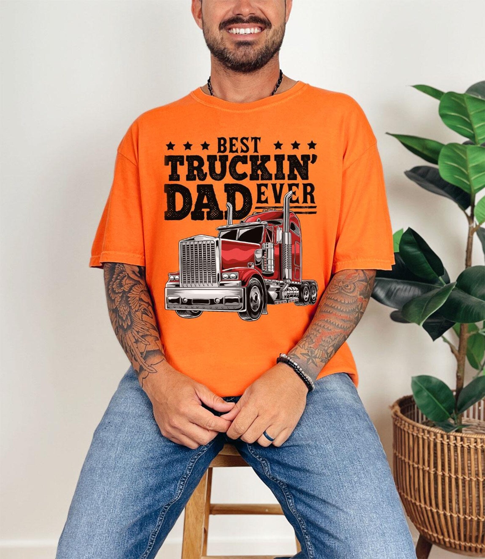 Never Underestimate An Old Guy Driving A Lorry T-shirt - Mens Hgv Grandpa Long Haul Gift Fathers Day Birthday Christmas Gift Top